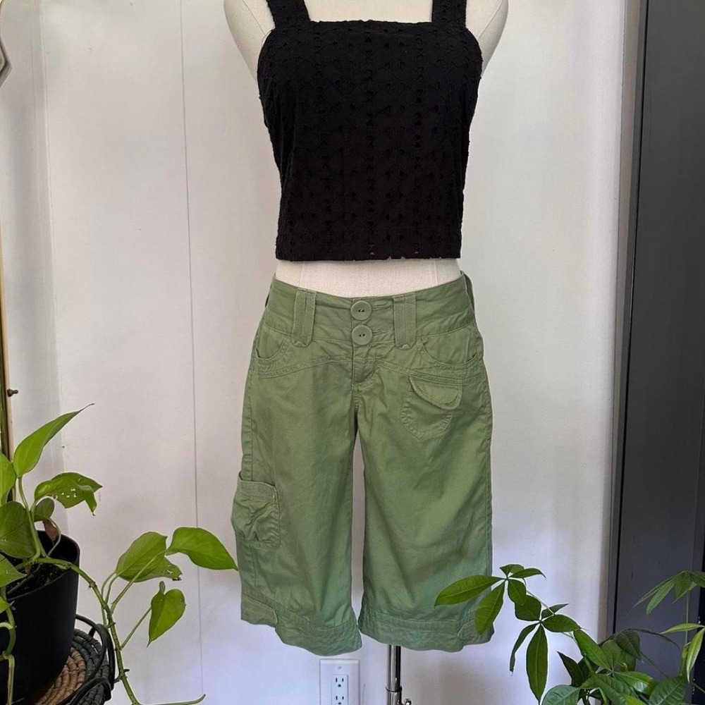 Jolt Y2K Low Rise Cargo Shorts Pistachio Green Juniors Size 5 Big Button Utility